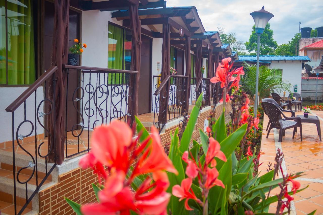 Cabanas El Saman Villavicencio Apiay Exterior photo